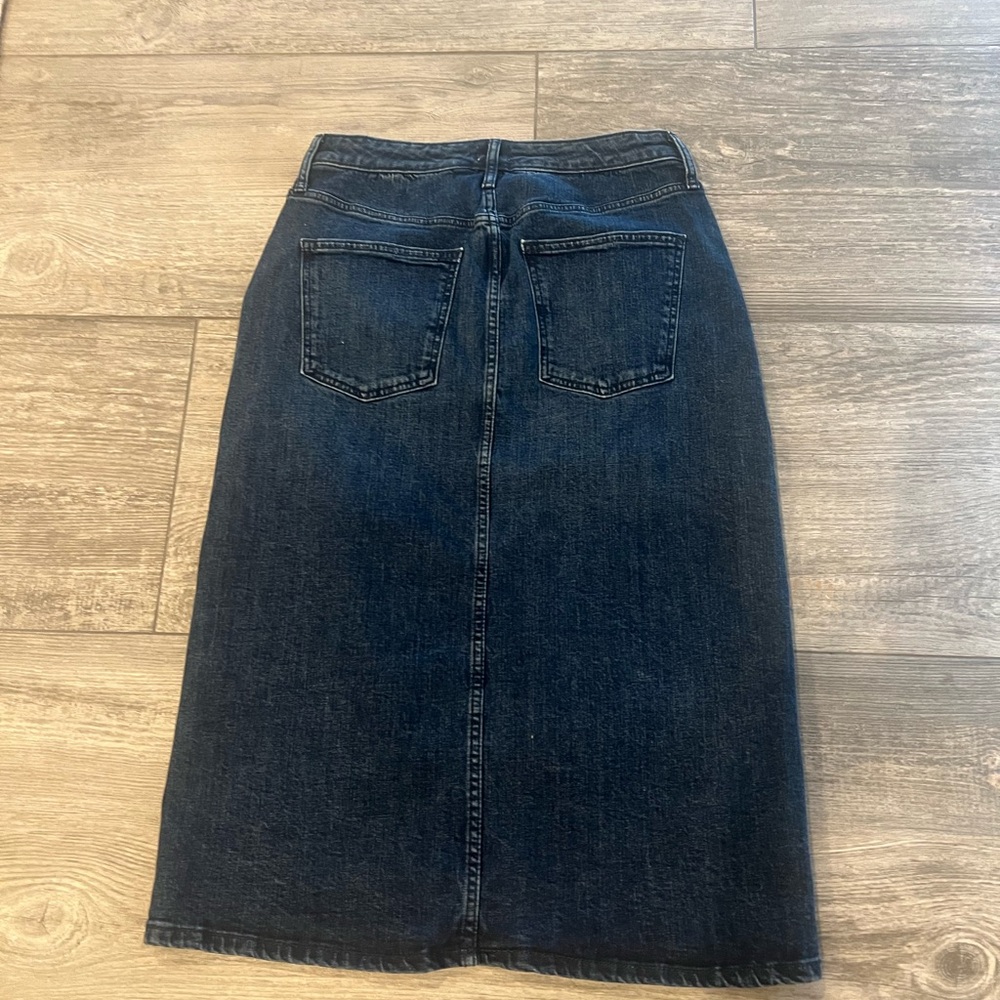 Dark blue denim a line stretch skirt size 8, worn once great condition